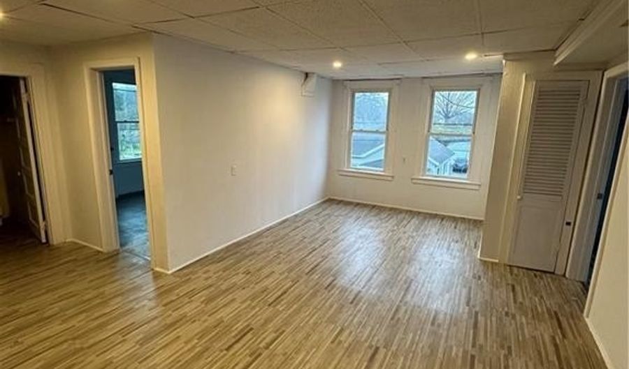 68 Grove St 3, Ansonia, CT 06401 - 3 Beds, 1 Bath