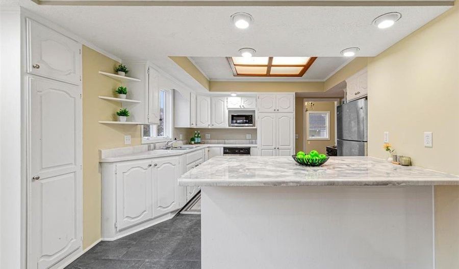 605 10th Ave NW, Austin, MN 55912 - 3 Beds, 1 Bath