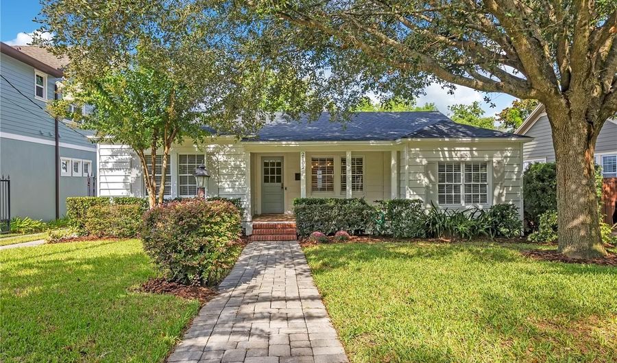 2102 HARRISON Ave, Orlando, FL 32804 - 5 Beds, 3 Bath