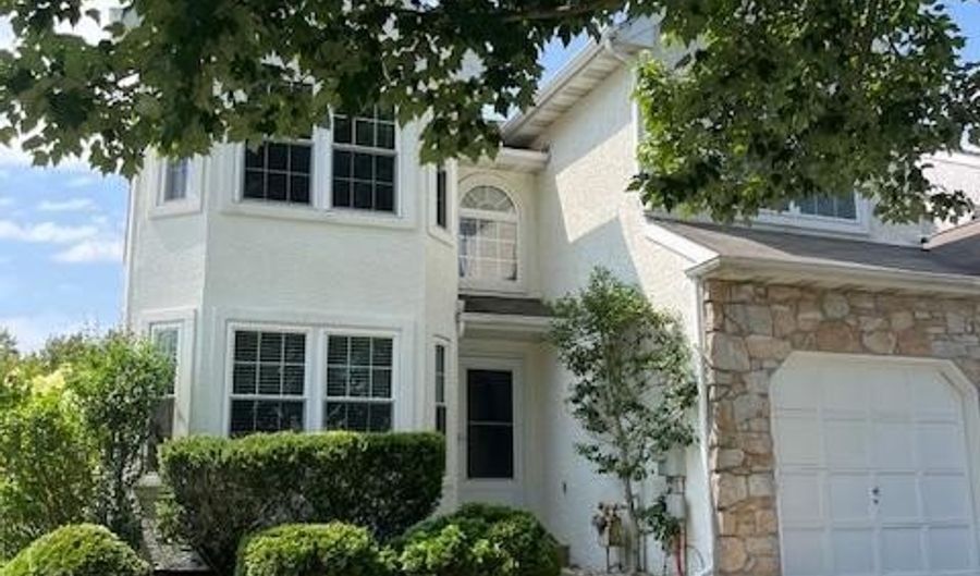 441 DOGWOOD Dr, Ambler, PA 19002 - 3 Beds, 3 Bath