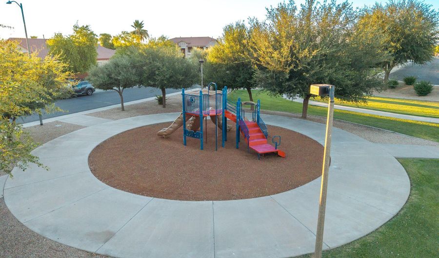 1331 E RACINE Dr, Casa Grande, AZ 85122 - 4 Beds, 4 Bath