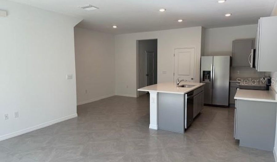 581 MANGROVE SHADE Cir, Apollo Beach, FL 33572 - 3 Beds, 3 Bath