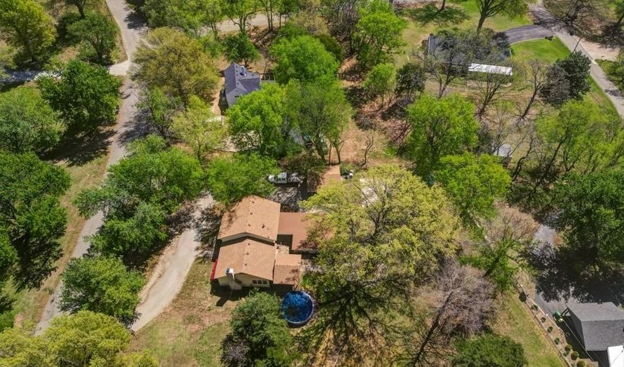 3 Eastridge Dr, Arkansas City, KS 67005 - 4 Beds, 3 Bath