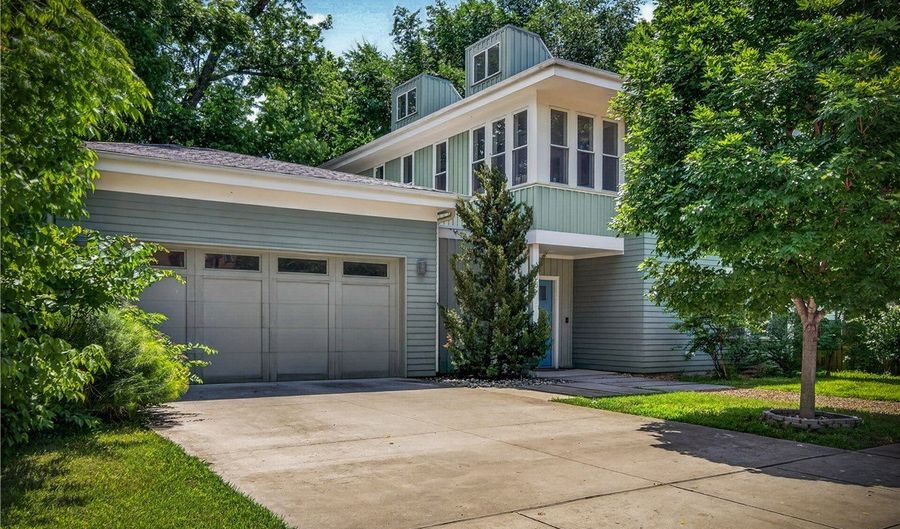 303 SE B St, Bentonville, AR 72712 - 4 Beds, 3 Bath