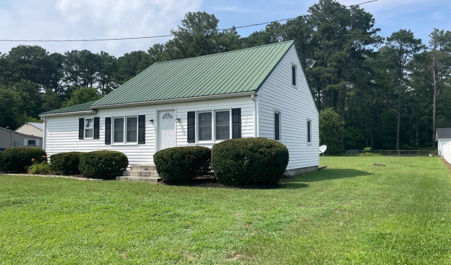 12549 SEASHORE Hwy, Bridgeville, DE 19933 - 2 Beds, 2 Bath