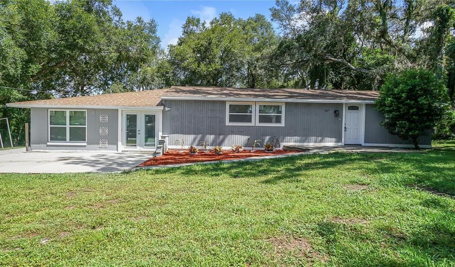 721 E 13TH St, Apopka, FL 32703 - 3 Beds, 2 Bath