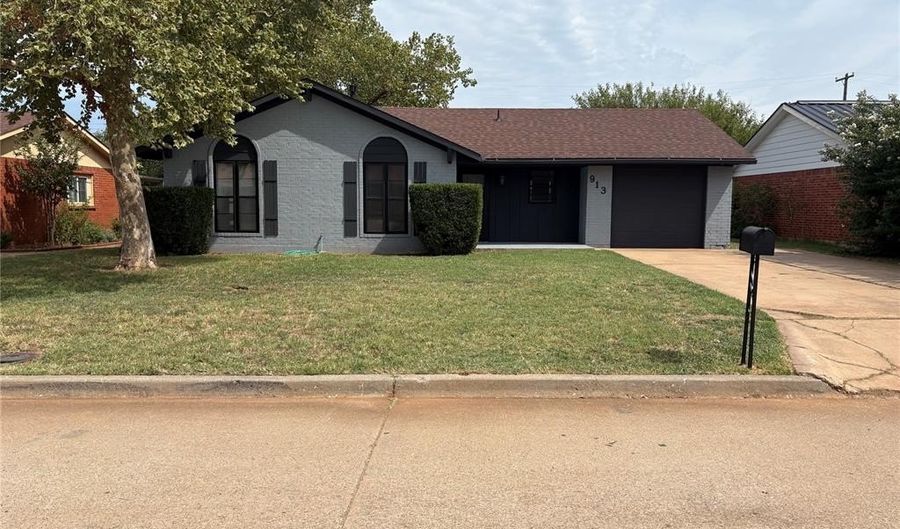 913 Hairston St, Altus, OK 73521 - 3 Beds, 2 Bath