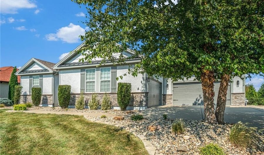 4310 N 141st Pl, Basehor, KS 66007 - 4 Beds, 3 Bath