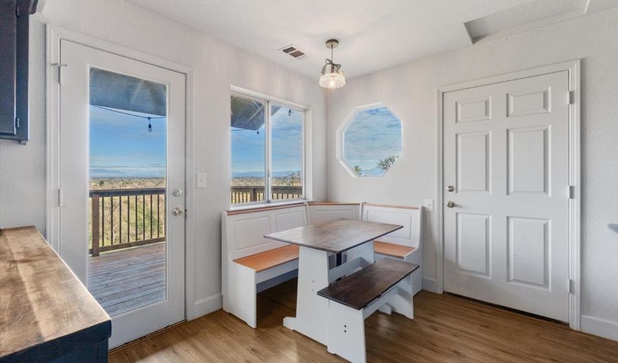 19789 Weide Way, Anderson, CA 96007 - 3 Beds, 2 Bath