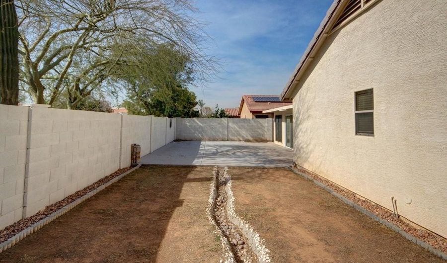 12715 W CAMBRIDGE Ave, Avondale, AZ 85392 - 4 Beds, 2 Bath