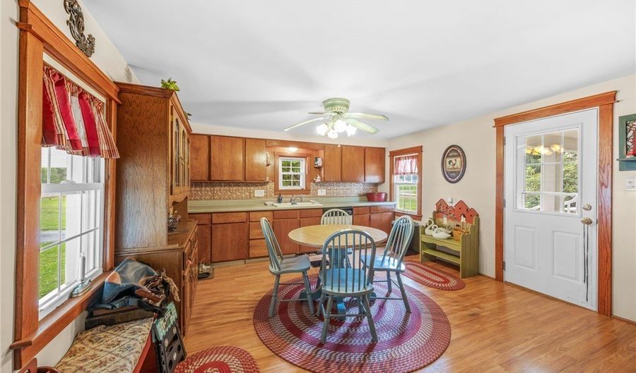 11167 Lair Rd NE, Alliance, OH 44601 - 4 Beds, 1 Bath