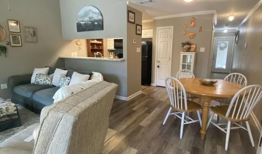 15720 Riverdale Ave E, Baton Rouge, LA 70816 - 2 Beds, 2 Bath