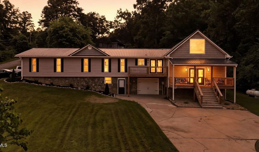 3270 Ripley Island Rd, Afton, TN 37616 - 4 Beds, 3 Bath