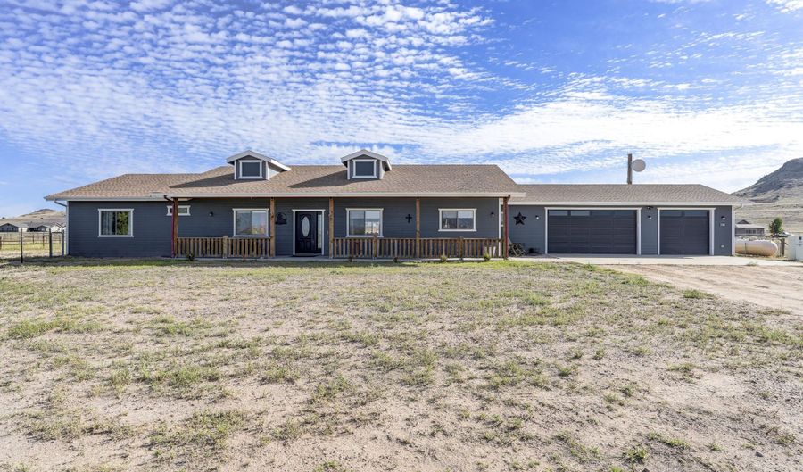 5380 E Sirocco Vis, Chino Valley, AZ 86323 - 3 Beds, 3 Bath
