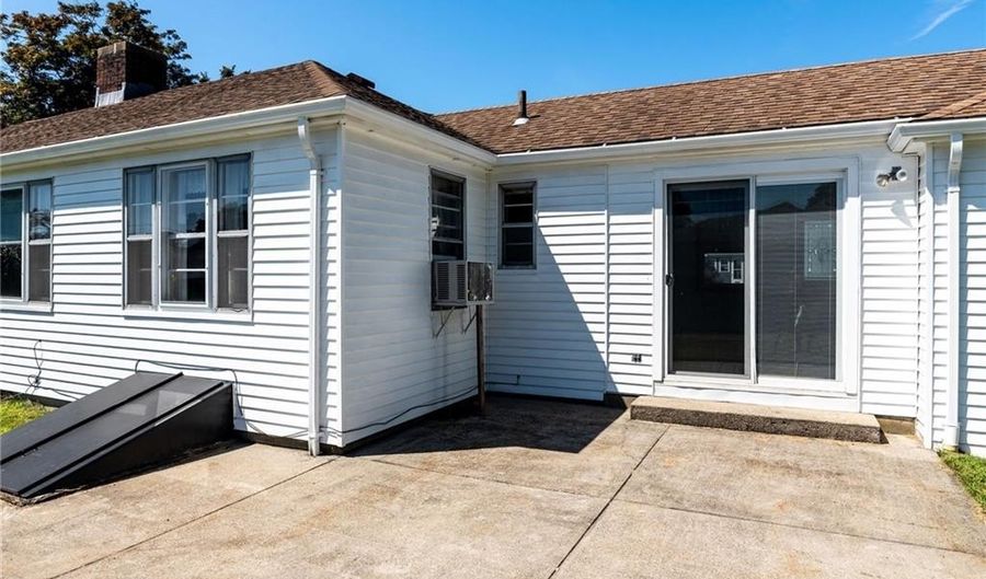 8 Somerset Rd, Cranston, RI 02910 - 3 Beds, 2 Bath