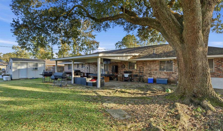 9933 Coronado Dr, Baton Rouge, LA 70815 - 3 Beds, 2 Bath