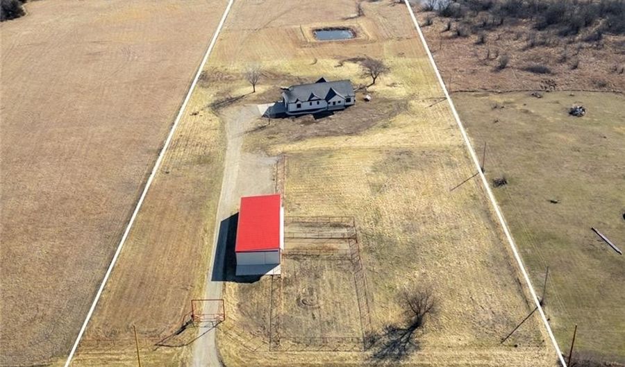 7406 SW Docking Rd, Auburn, KS 66402 - 5 Beds, 3 Bath