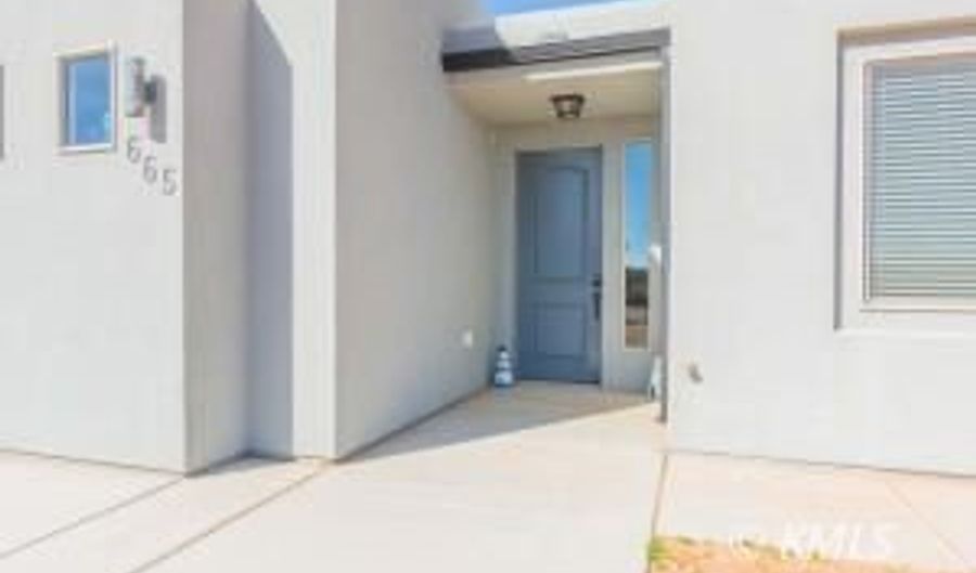 665 S Shelter Cove Dr, Big Water, UT 84741 - 3 Beds, 2 Bath