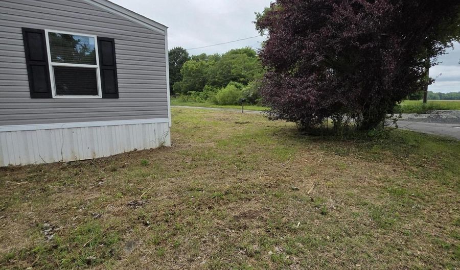 51 1st St, Almo, KY 42020 - 2 Beds, 2 Bath