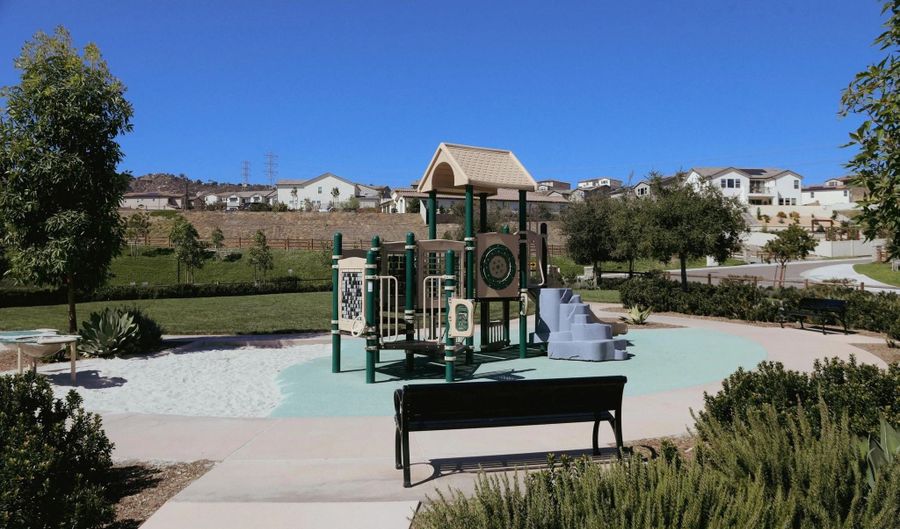 21755 Amble Dr, Escondido, CA 92029 - 5 Beds, 5 Bath