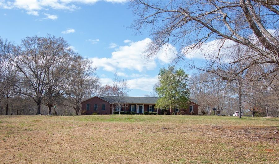 202 Center Pointe Rd, Belton, SC 29627 - 4 Beds, 3 Bath