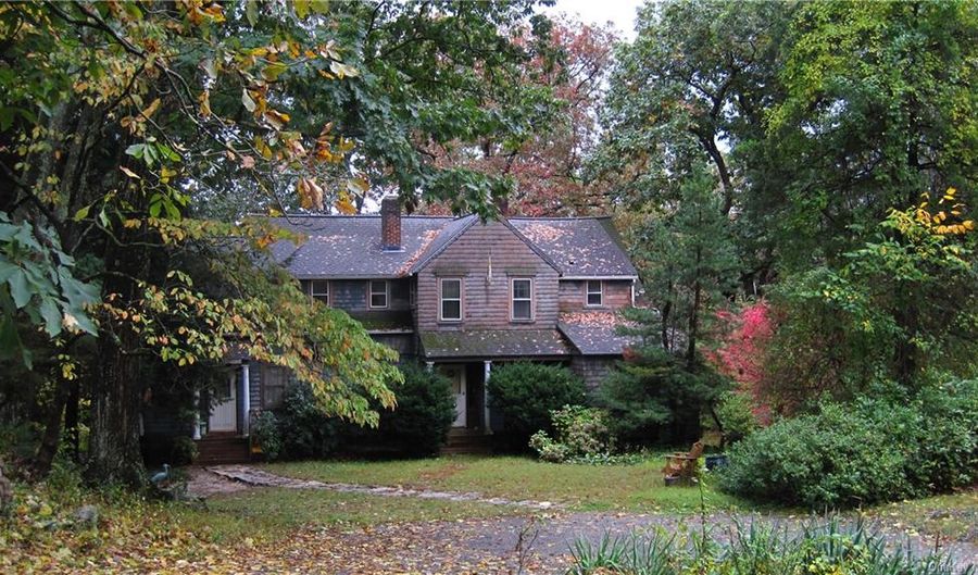 40 Great Pasture Rd Great Pa, Redding, CT 06896 - 6 Beds, 4 Bath