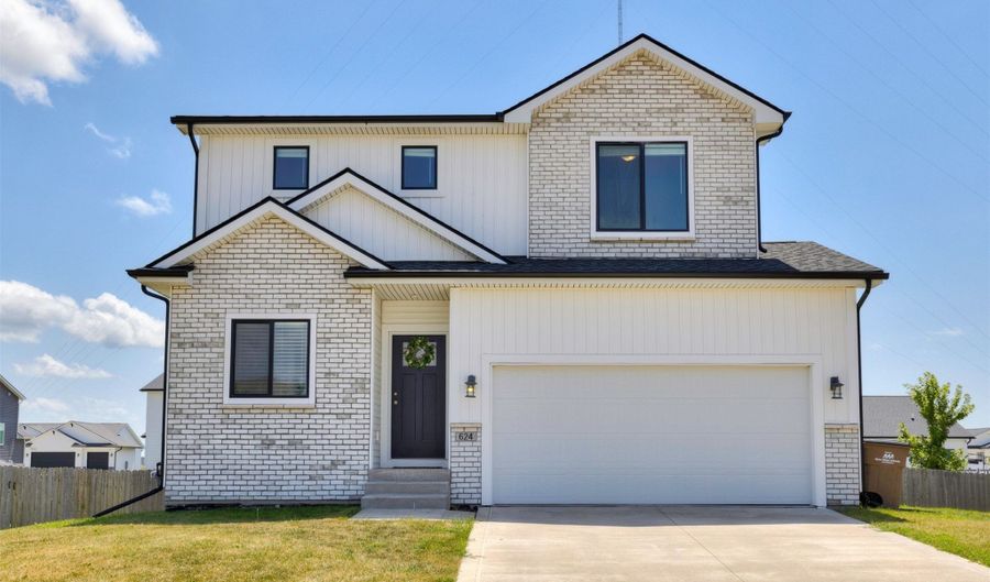 624 18th St SE, Altoona, IA 50009 - 3 Beds, 3 Bath