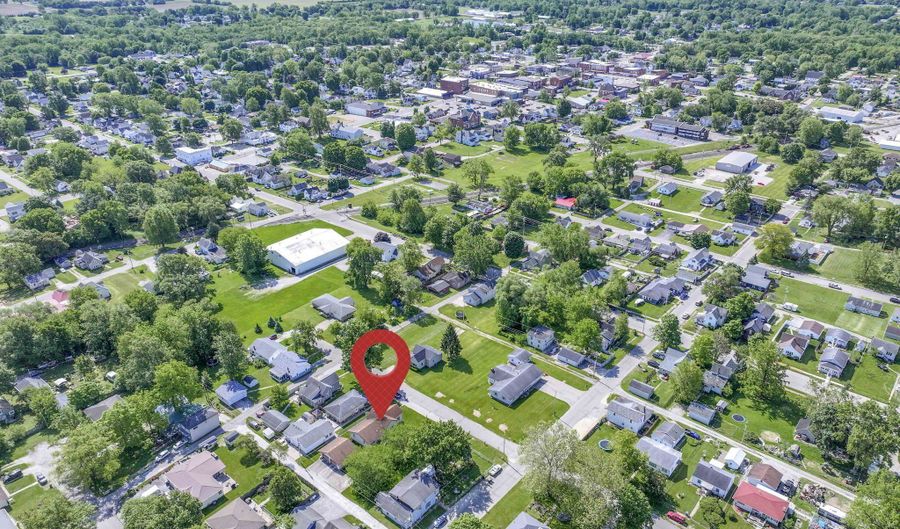 310 W Jackson St, Alexandria, IN 46001 - 3 Beds, 2 Bath