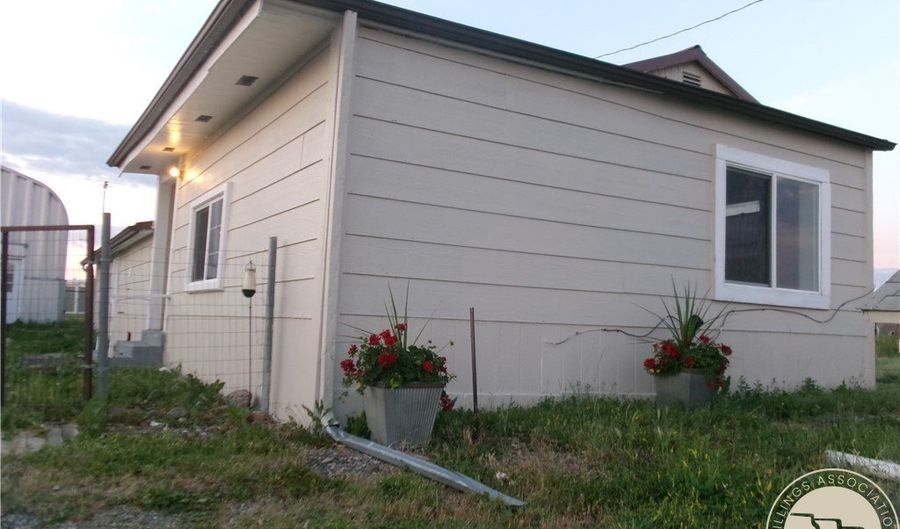 103 Grauberger Ln, Acton, MT 59002 - 2 Beds, 2 Bath