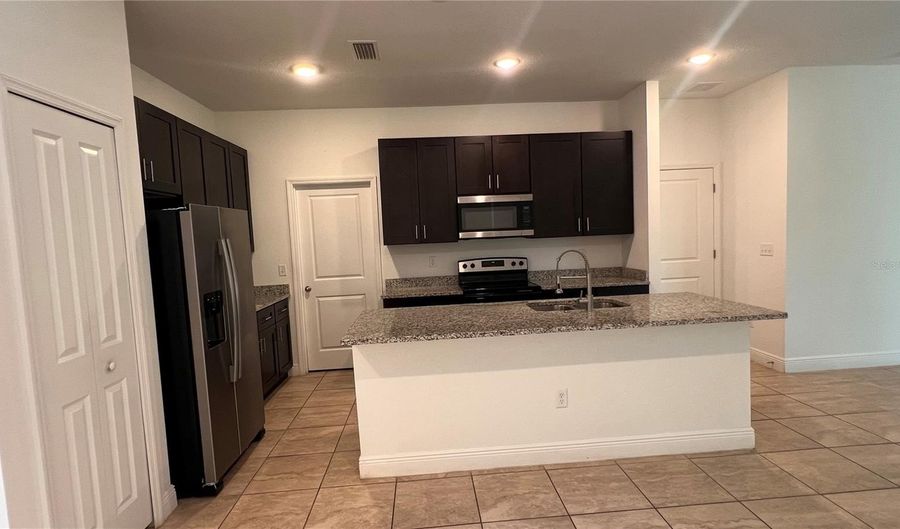 124 ROGER WILLIAMS Rd, Apopka, FL 32703 - 3 Beds, 2 Bath