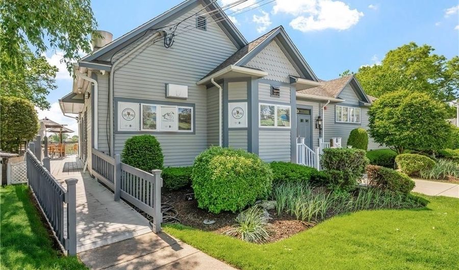 112 Turnessa Dr 112A, North Providence, RI 02904 - 2 Beds, 2 Bath