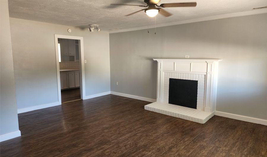 3249 S 11th St, Abilene, TX 79605 - 3 Beds, 1 Bath