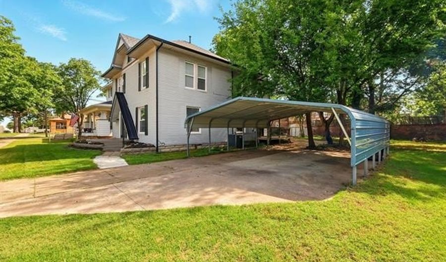 1206 S Osage Ave, Bartlesville, OK 74003 - 5 Beds, 3 Bath