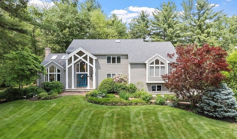 20 Carter Ln, Andover, MA 01810 - 4 Beds, 5 Bath