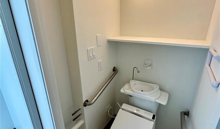 2618 Maunawai Pl 2, Honolulu, HI 96826 - 2 Beds, 2 Bath