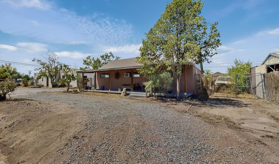 2623 6TH St NW, Albuquerque, NM 87107 - 3 Beds, 1 Bath