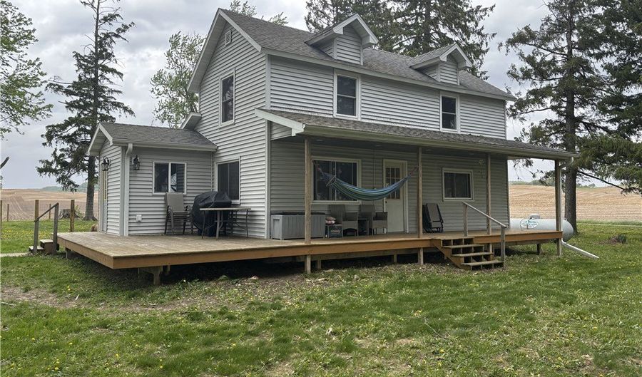 S1101 Rockwell Road, Alma, WI 54610 - 3 Beds, 1 Bath