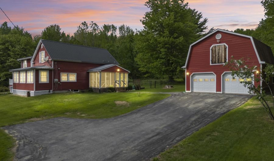 241 E Hardscrabble Rd, Auburn, ME 04210 - 6 Beds, 4 Bath