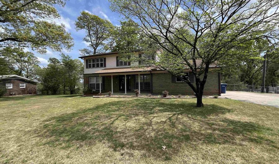 630 NAVAJO Trl, Alabaster, AL 35007 - 4 Beds, 3 Bath