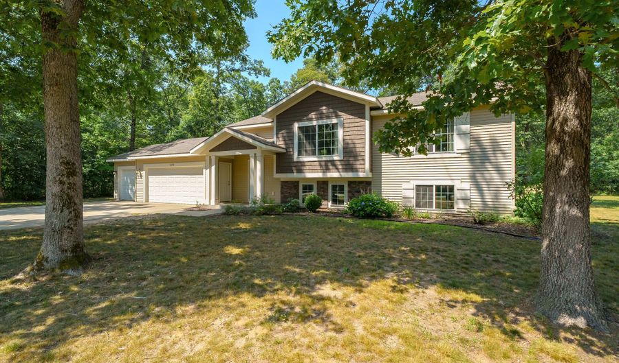 1670 Nature View Ln, Allegan, MI 49010 - 5 Beds, 2 Bath