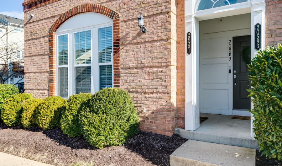 20581 GEDDES Ter, Ashburn, VA 20147 - 3 Beds, 3 Bath