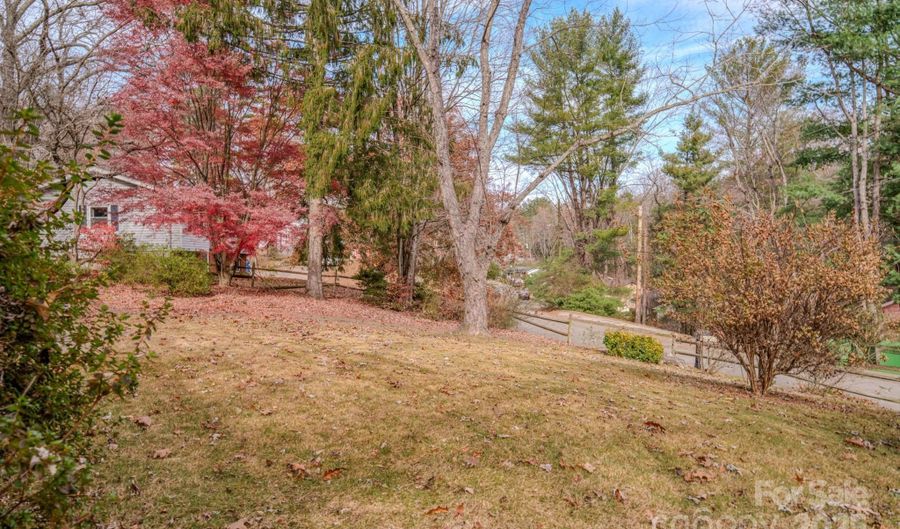 43 Lancelot Ln, Asheville, NC 28806 - 3 Beds, 2 Bath