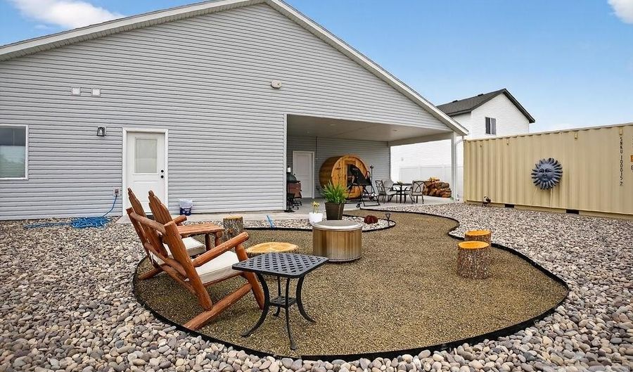 485 Wooten Way, Blackfoot, ID 83221 - 2 Beds, 2 Bath