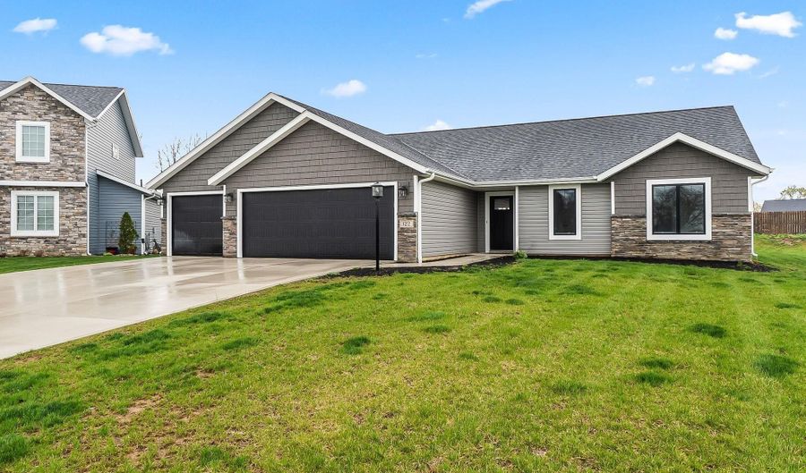 122 Sunset Dr, Avilla, IN 46710 - 3 Beds, 2 Bath