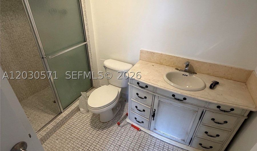 3301 N Country Club Dr 407, Aventura, FL 33180 - 2 Beds, 2 Bath