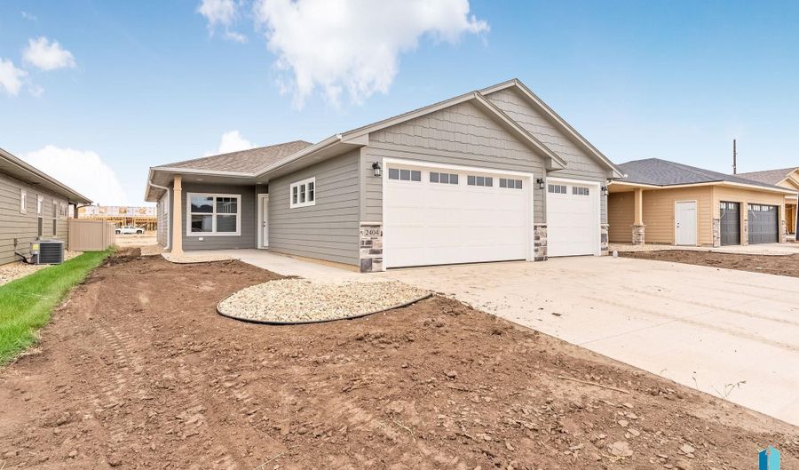 2404 E Tinley St, Brandon, SD 57005 - 2 Beds, 2 Bath