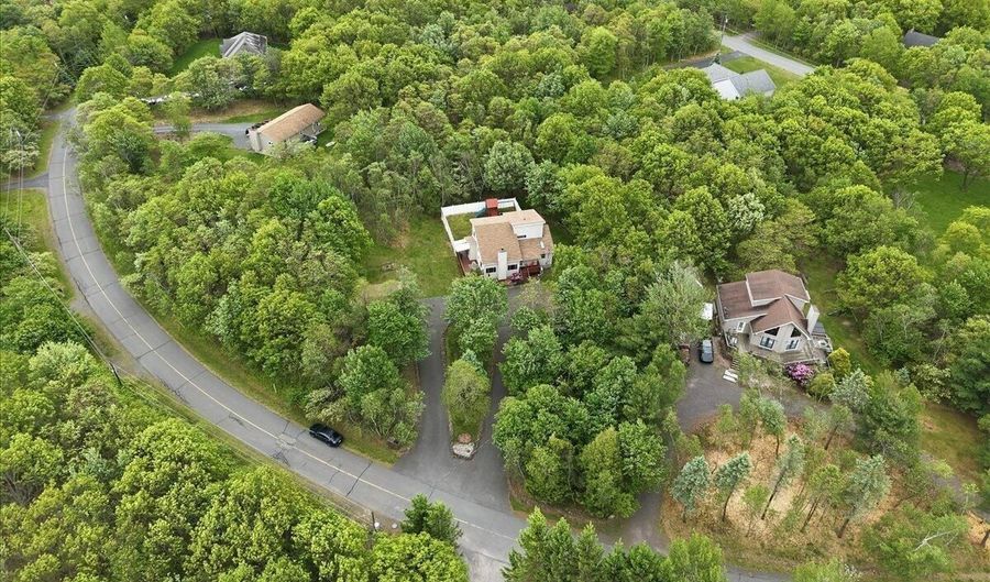 242 Colonial Ter, Albrightsville, PA 18210 - 4 Beds, 2 Bath