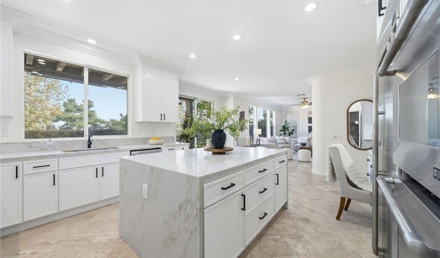 2 Sunswept Mesa, Aliso Viejo, CA 92656 - 5 Beds, 5 Bath