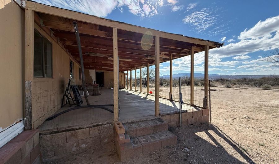 1726 E Morris Ln, Benson, AZ 85602 - 3 Beds, 1 Bath
