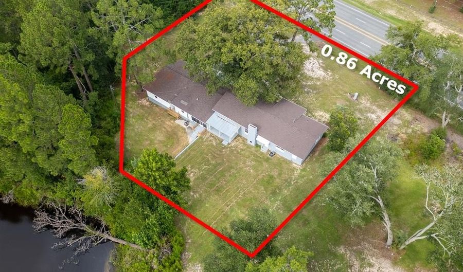 2623 Hatch Pkwy N, Baxley, GA 31515 - 3 Beds, 3 Bath